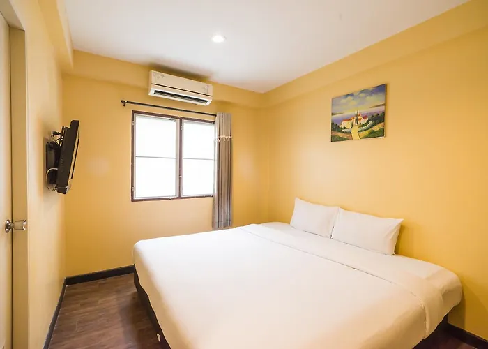 The Corner Ratchada 3*